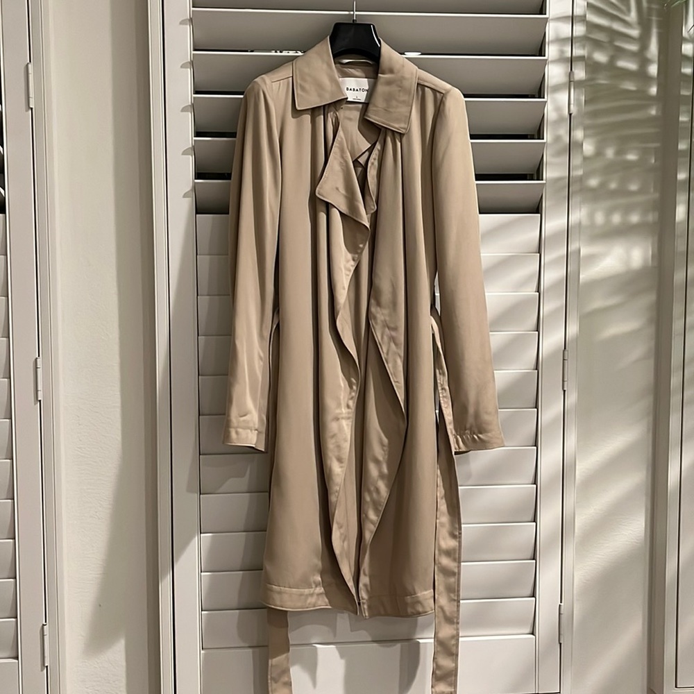 Aritzia Women’s Trench Coat NWOT